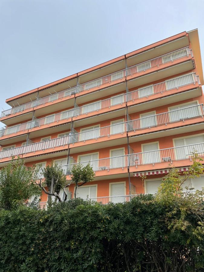 بورديغيرا Residence Laura المظهر الخارجي الصورة