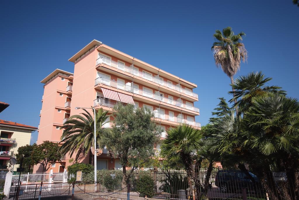 بورديغيرا Residence Laura المظهر الخارجي الصورة
